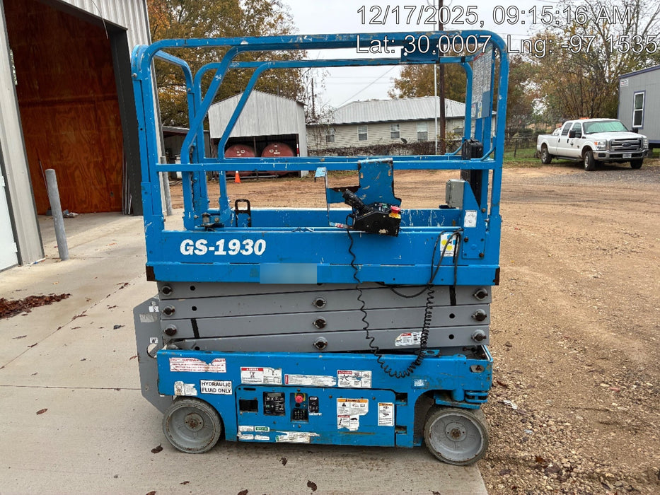 2019 Genie GS-1930 Fixed rails with chain Entry