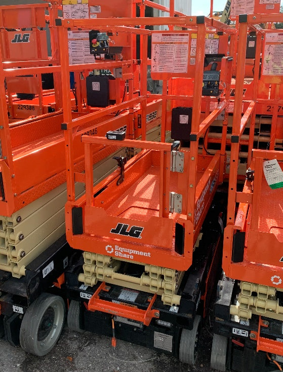 2022 JLG ES1330L