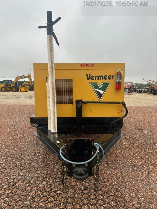 2021 Vac-Tron LP573XDT T4 Koehler Diesel Engine, 500 Gallon Debris Tank, x2 100 Gallon Water Tanks