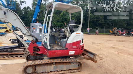 2022 TAKEUCHI TB235-2R