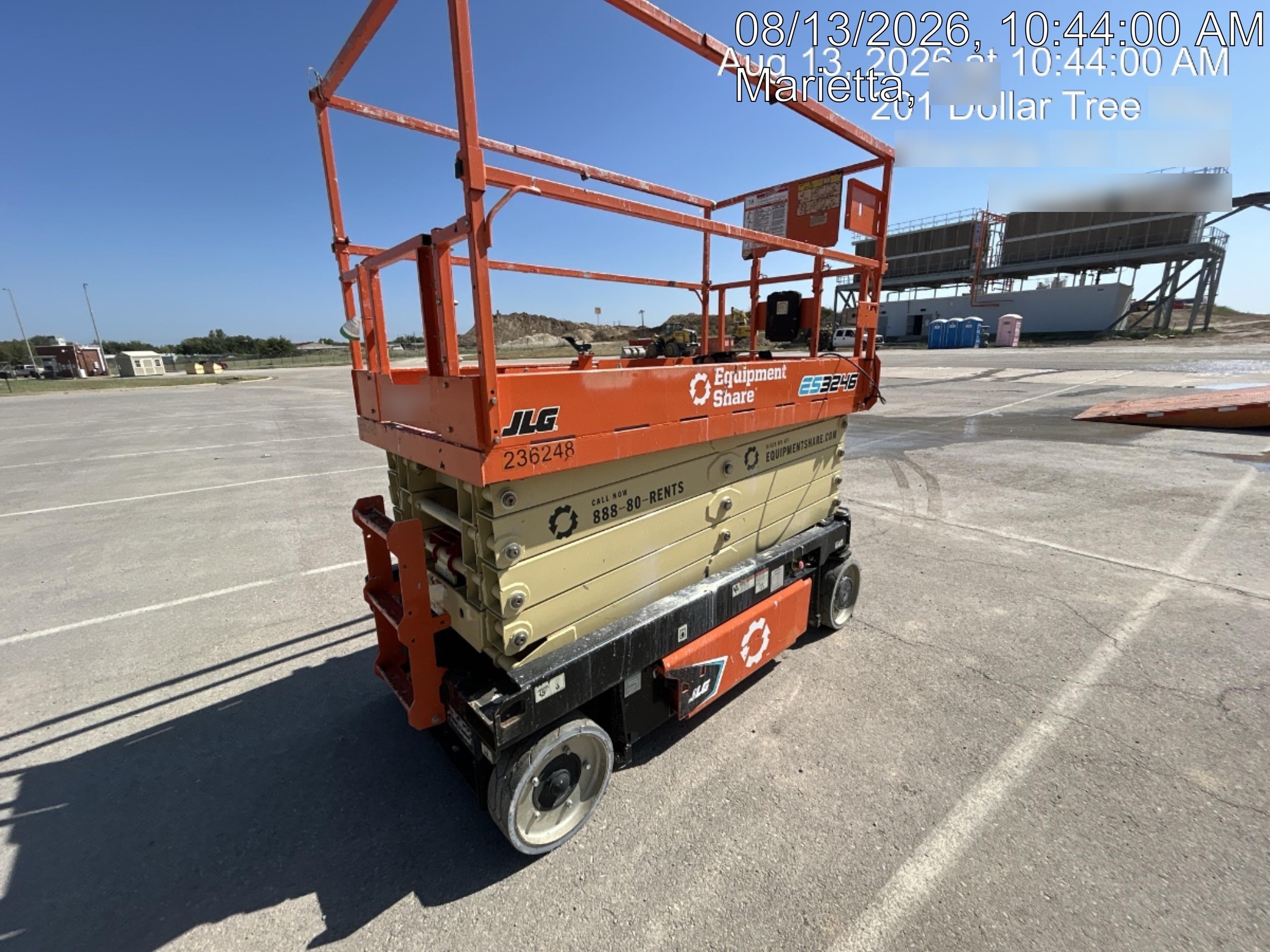 2022 JLG ES3246