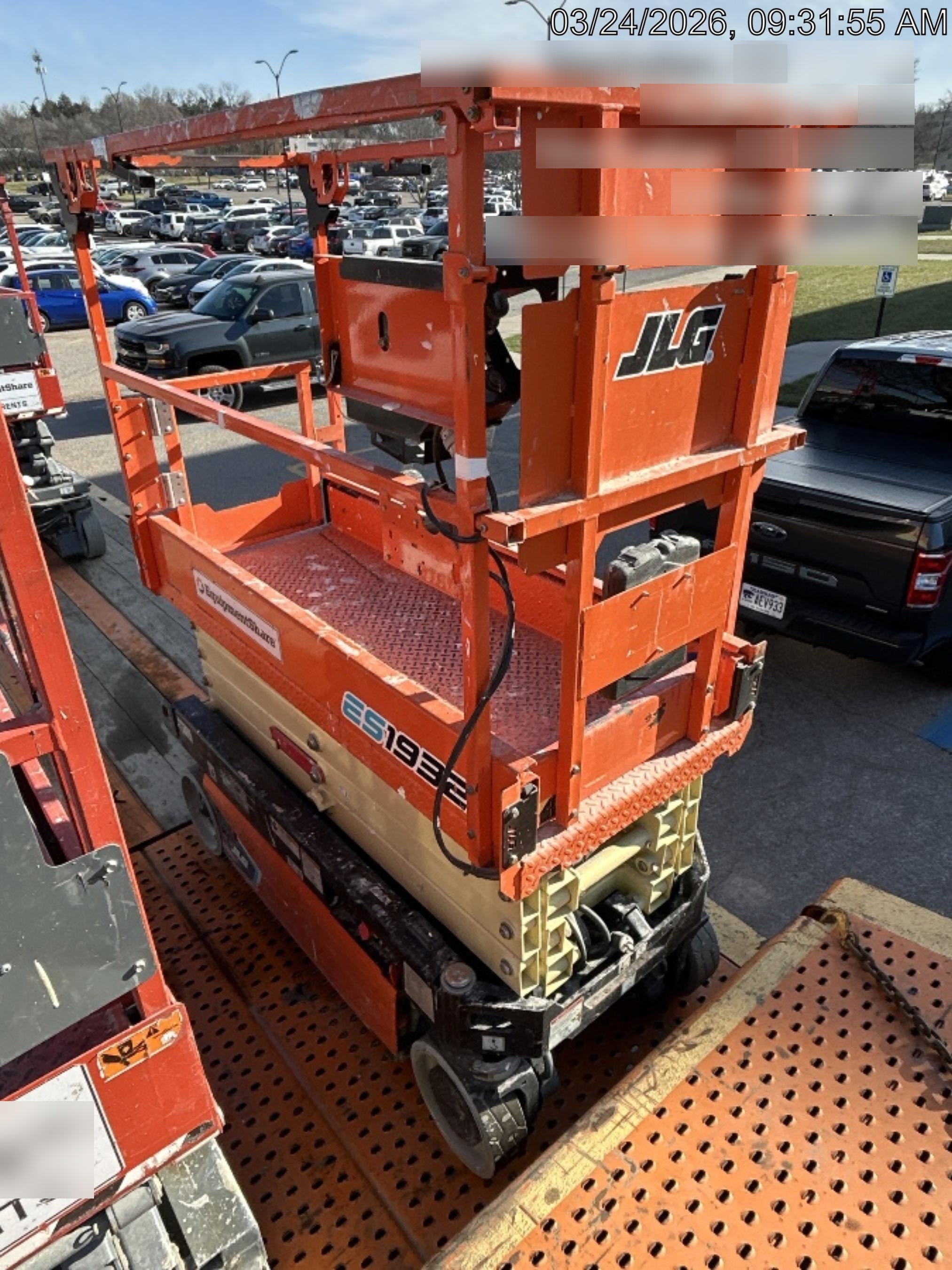 2021 JLG ES1932