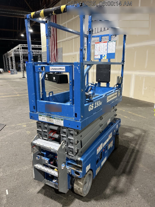 2020 Genie GS-1930 Solid Non Marking Tires, Beacon, Folding rails with half height swing gate, 800W Inverter