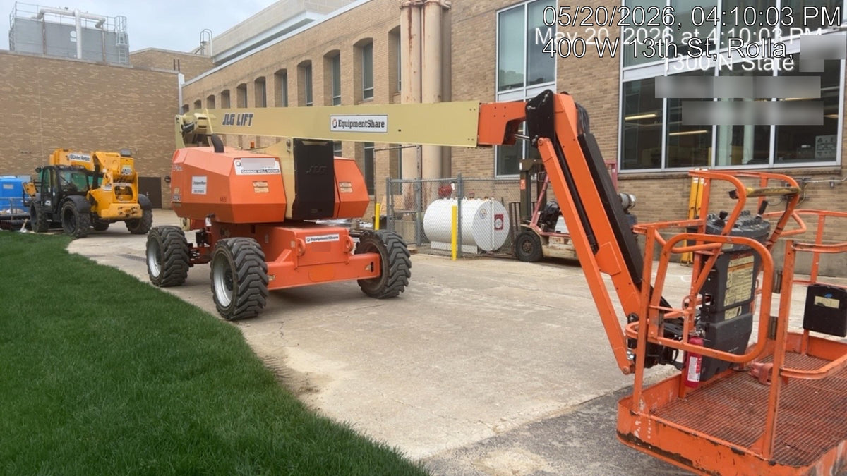2019 JLG 800AJ