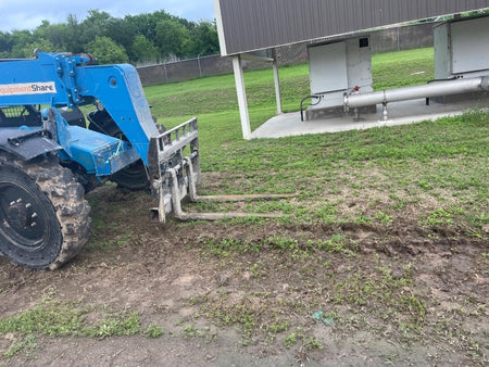 2018 Genie GTH-636 Genie GTH-636 w/Open ROPS, Solid Tires, Work Light/Beacon, 48" Carriage and Forks