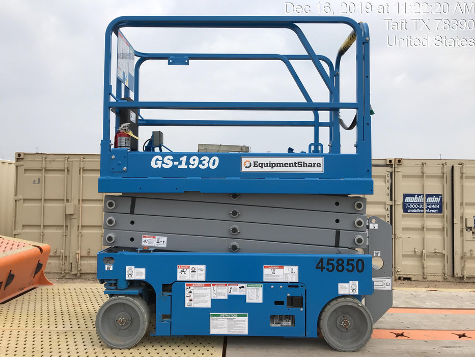 2019 Genie GS-1930 Fixed rails with chain Entry