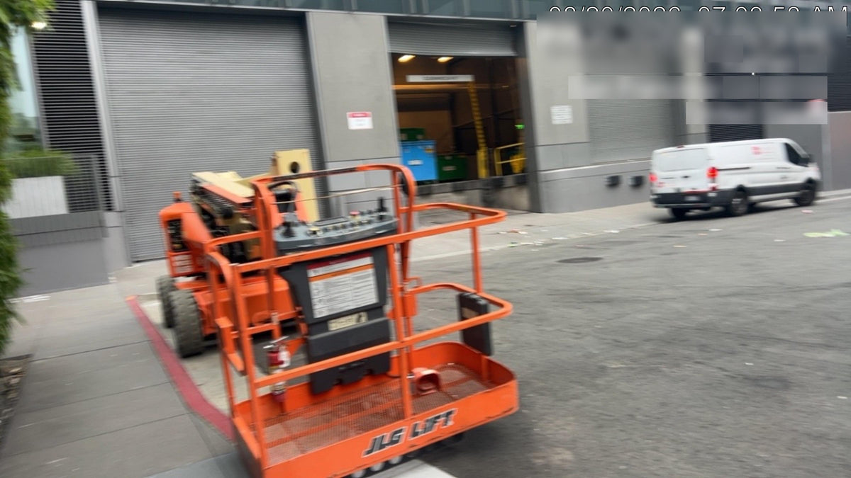 2019 JLG E450AJ