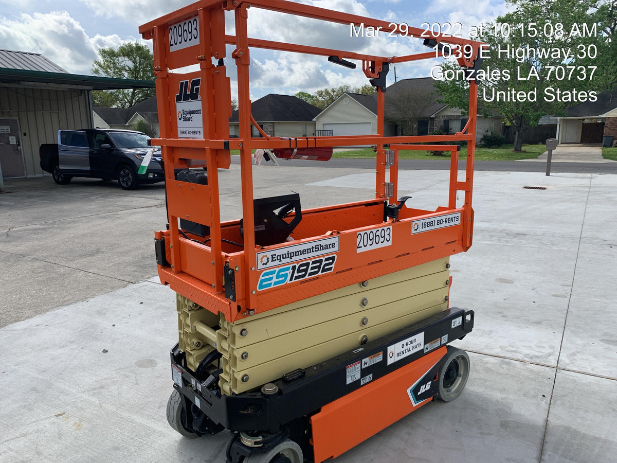 2022 JLG ES1932