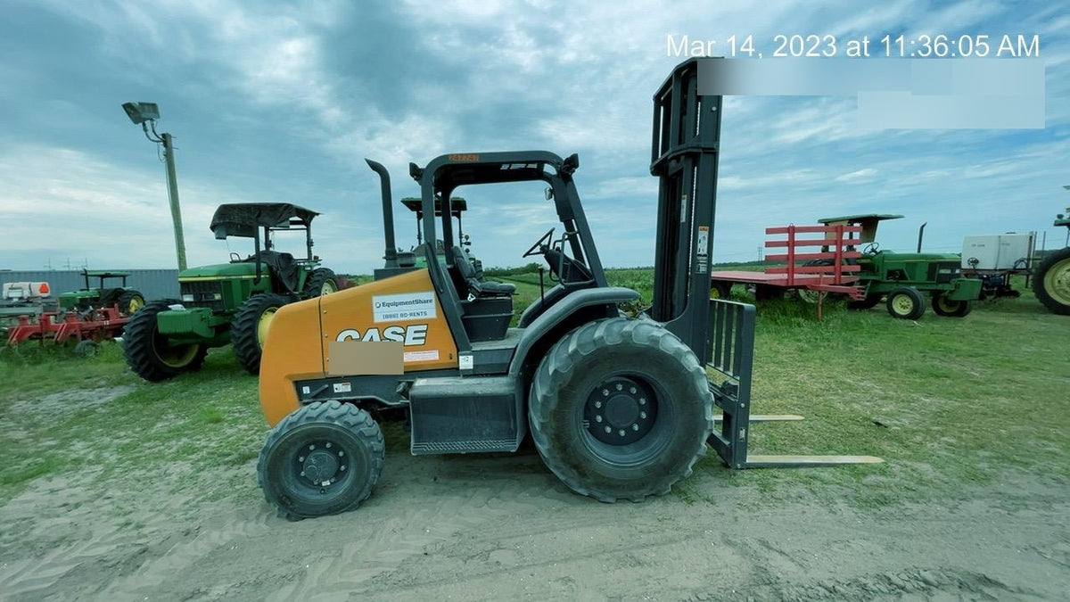 2022 CASE 586H