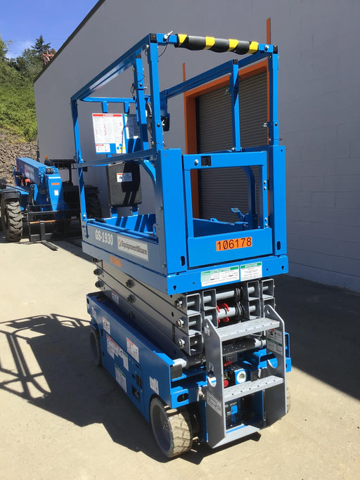 2020 Genie GS-1930 Solid Non Marking Tires, Beacon, Folding rails with half height swing gate, 800W Inverter