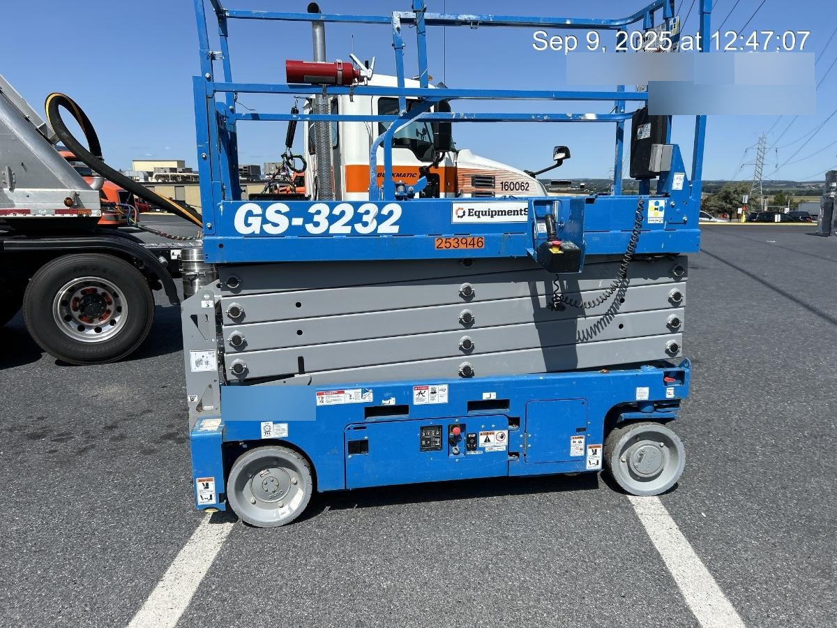 2022 GENIE GS-3232