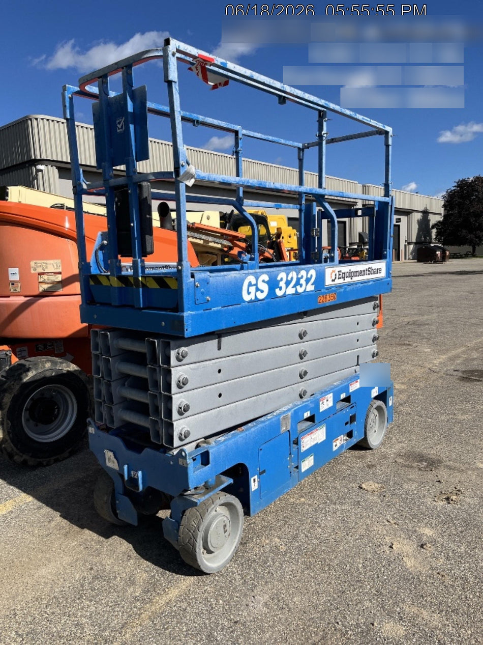2022 GENIE GS-3232