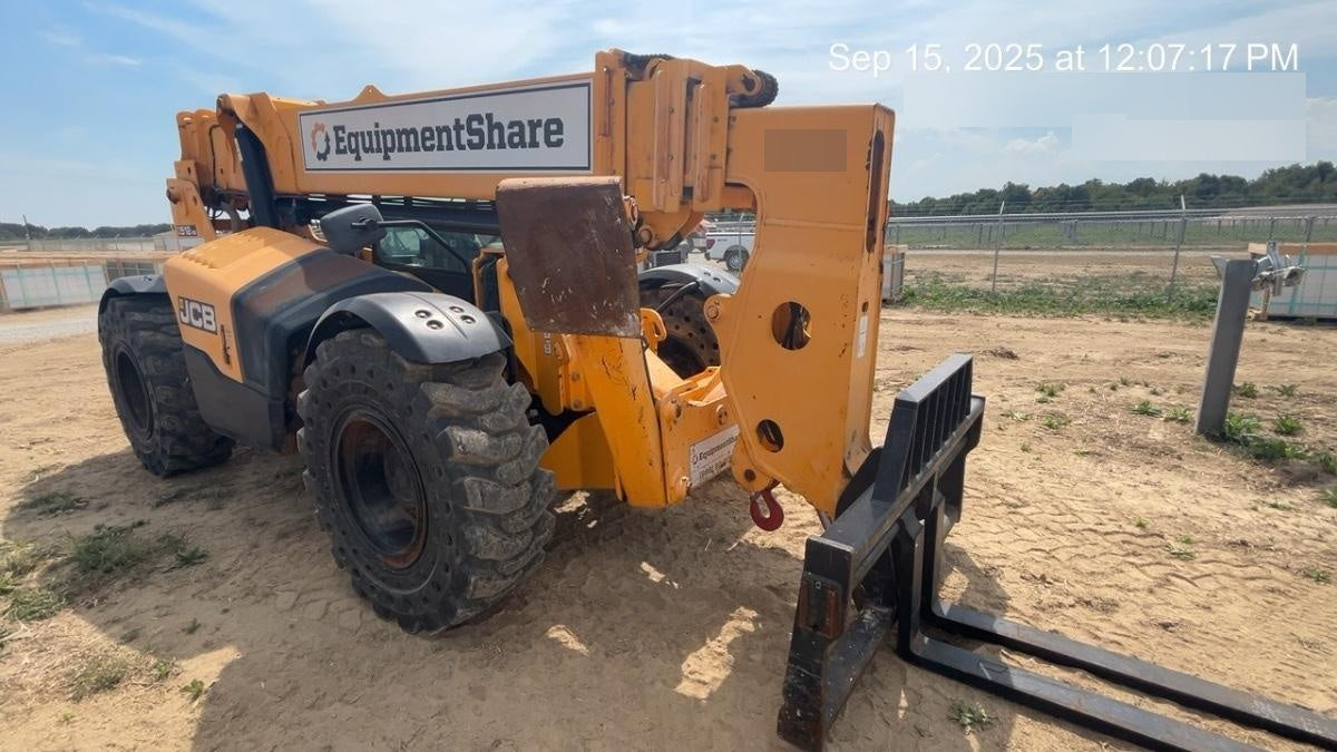 2018 JCB 512-56 JCB 512-56 Telehandler 74 HP w/CAB/HVAC, Beacon, Worklights, Semi Solids Tires, 72" Carriage/Forks