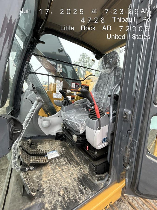 2025 JOHN DEERE 48" Bucket, Excavator 56,000 - 65,000 John Deere