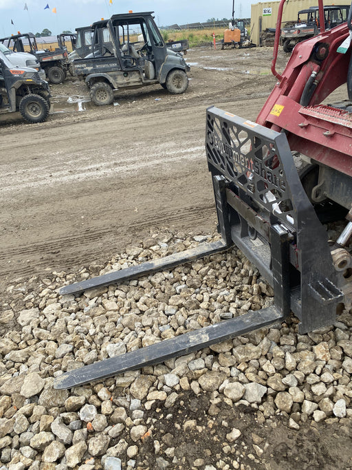 2022 PALADIN 48" Pallet Forks - Paladin