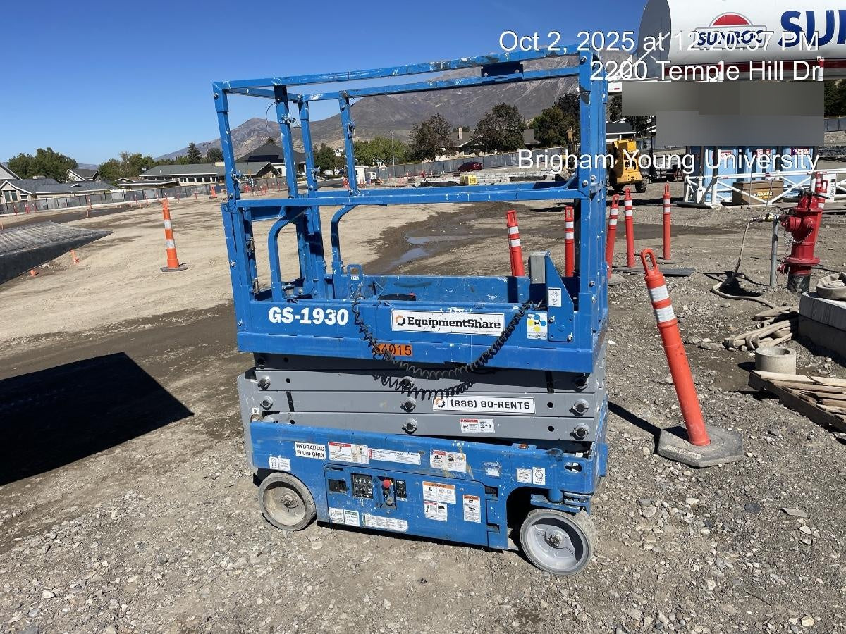 2020 Genie GS-1930 Solid Non Marking Tires, Beacon, Folding rails with half height swing gate