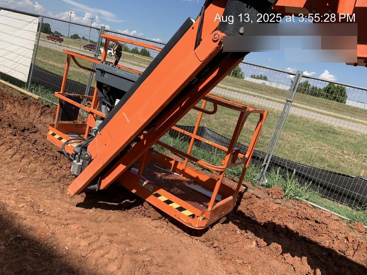 2021 JLG 860SJ