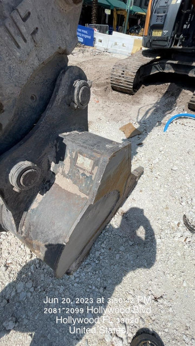 2015 CASE 42" Bucket - Case