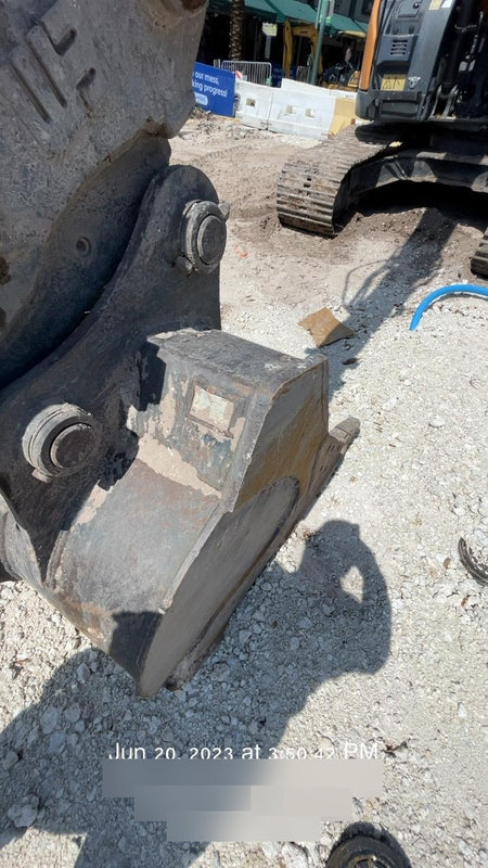 2015 CASE 42" Bucket - Case