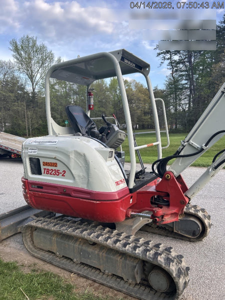 2022 TAKEUCHI TB235-2R