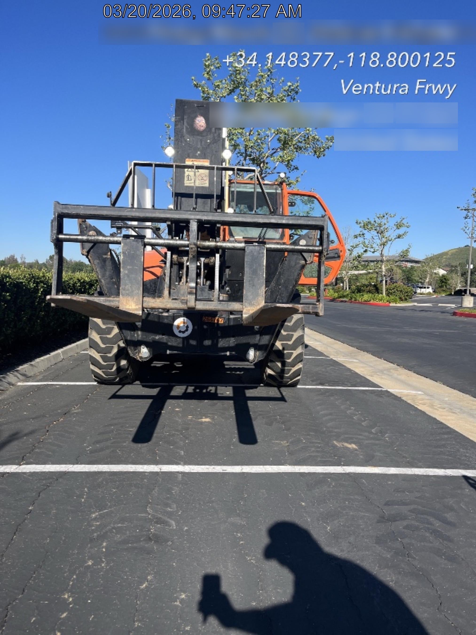 2019 JLG 1075