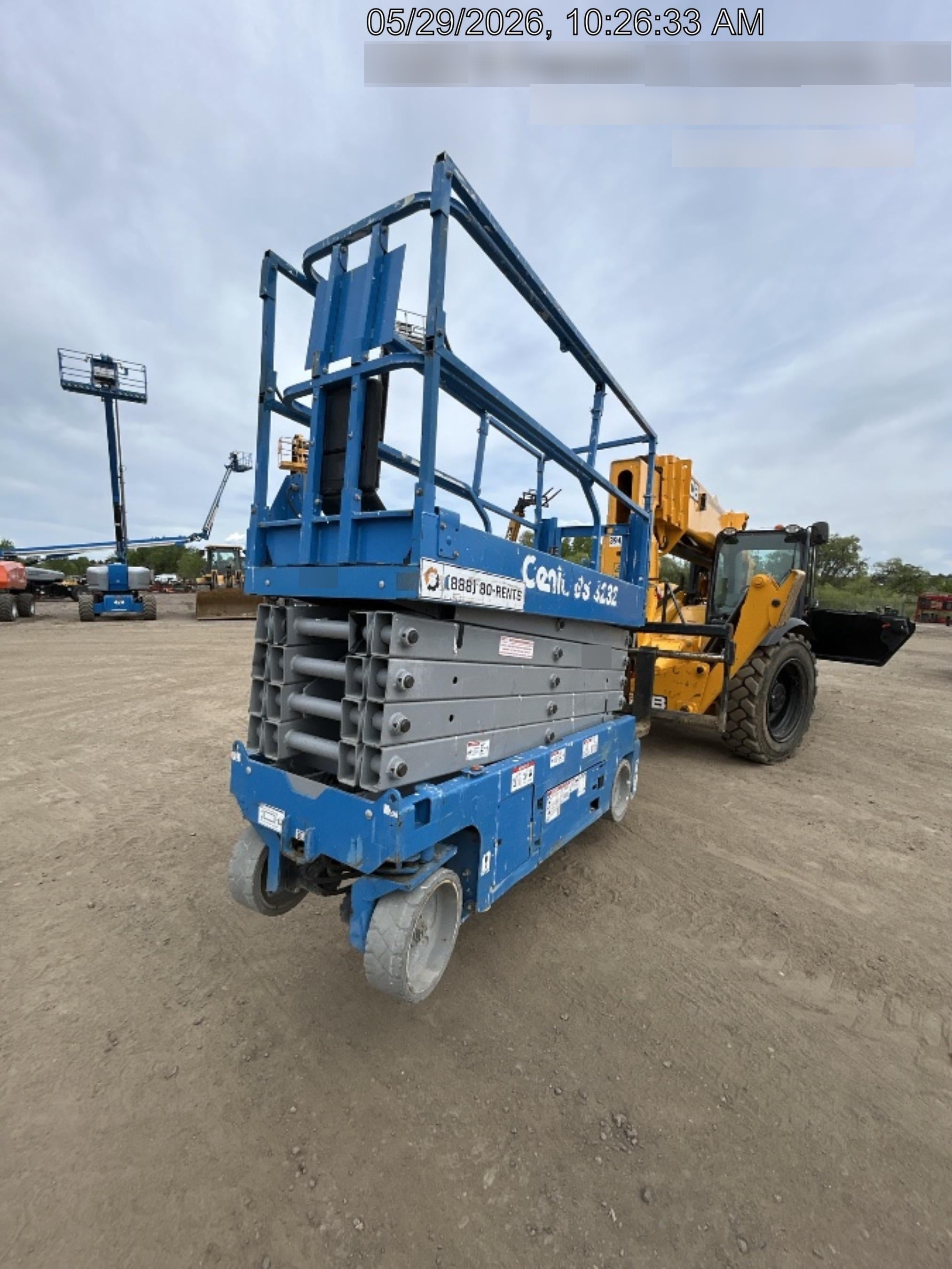 2018 Genie GS-3232 Genie GS-3232 w/Folding rails, Half height swing gate