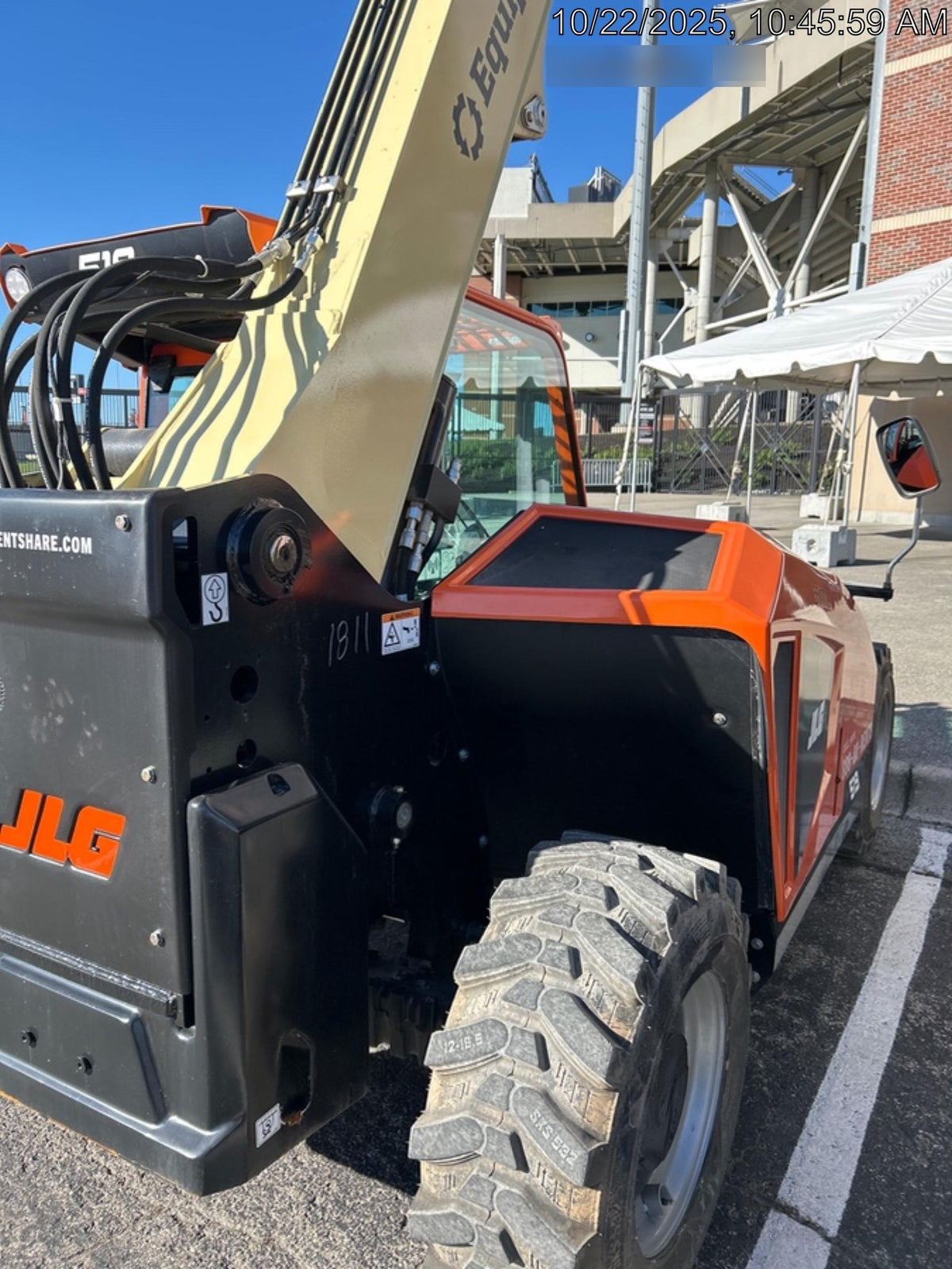 2025 JLG 519