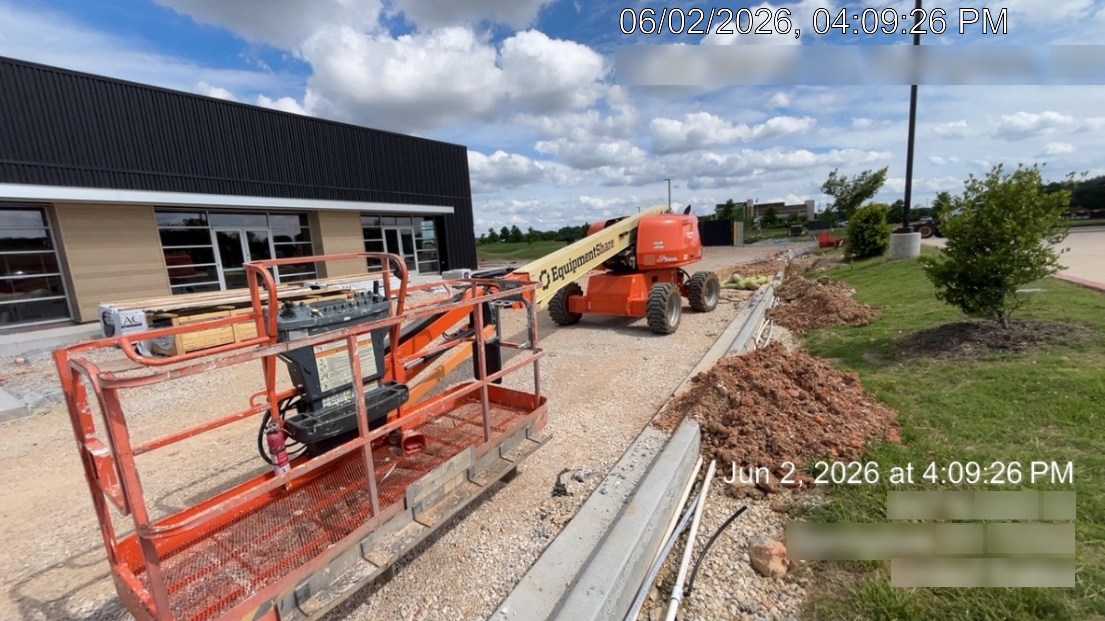 2022 JLG 660SJ