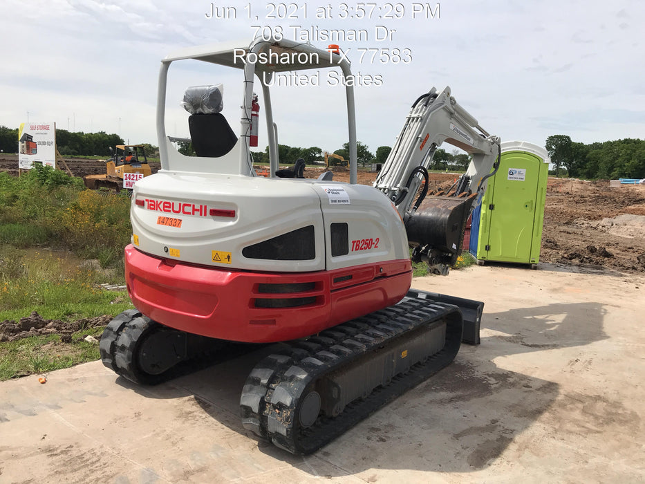 2021 TAKEUCHI TB250-2