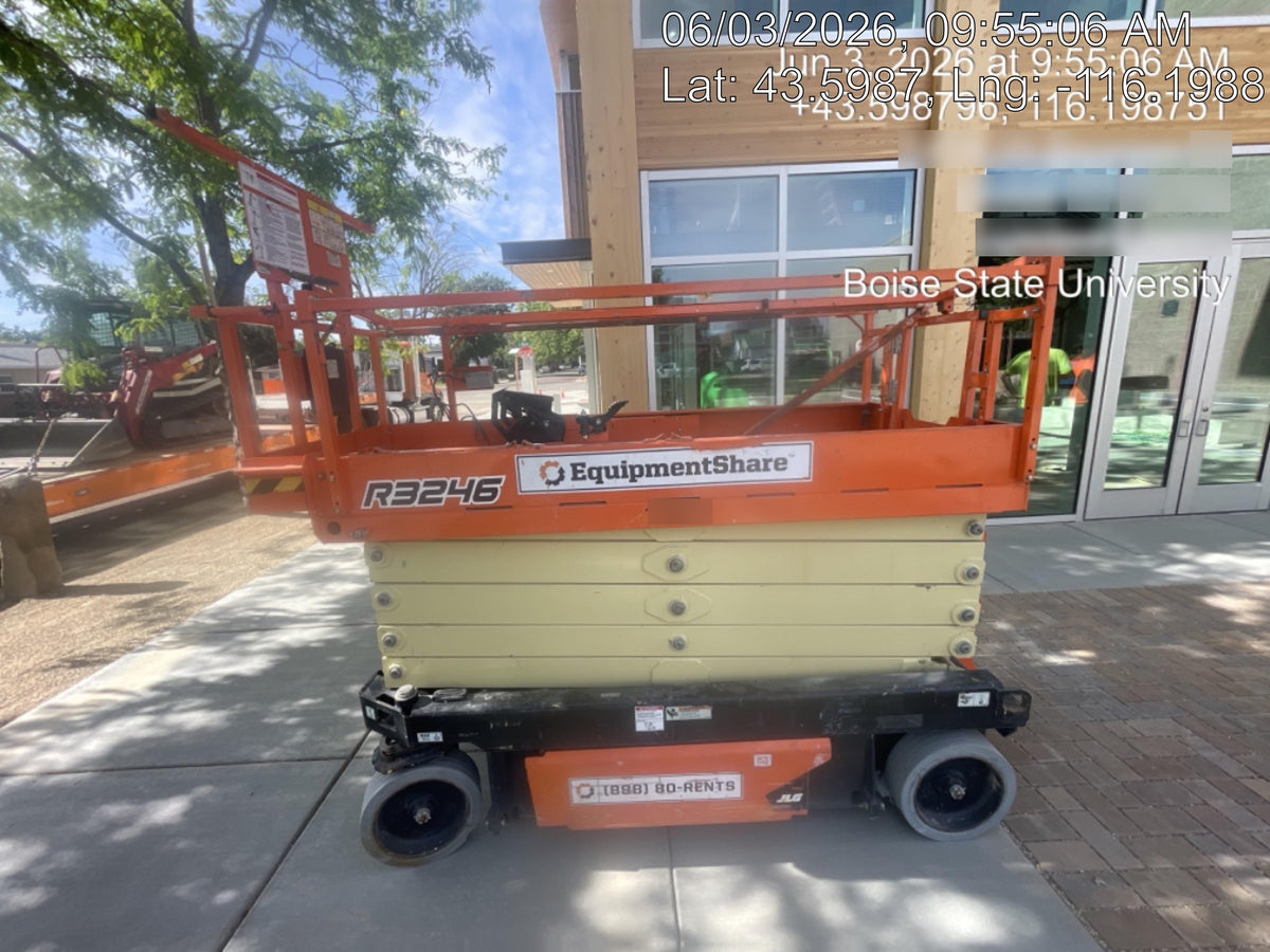 2021 JLG R3246