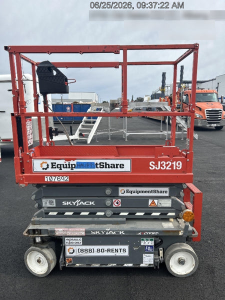 2020 Skyjack SJIII-3219 Solid NM Tires, Half height spring hinged entry gate, Dual Beacons, 800W Inverter