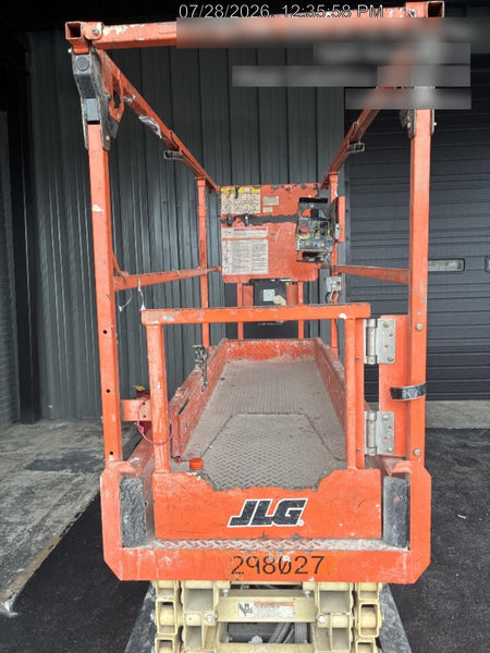 2023 JLG ES1932