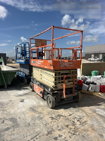 2022 JLG ES3246