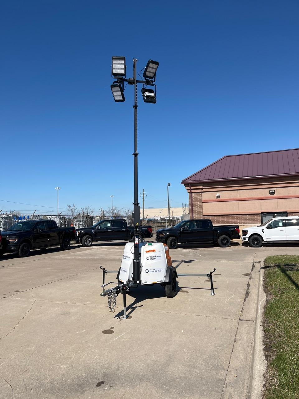 2024 Generac MLT2 Diesel, Flex Switch 120V Input, Powerzone Controller, 
(4) 320W LED Lights, 4kW Generator, 39.9 Gal Fuel Tank, 2" Ball, T3