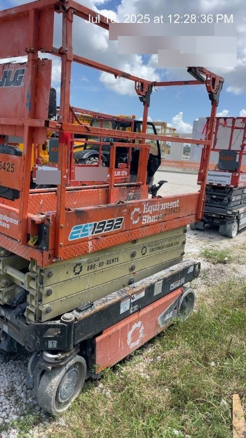 2022 JLG ES1932