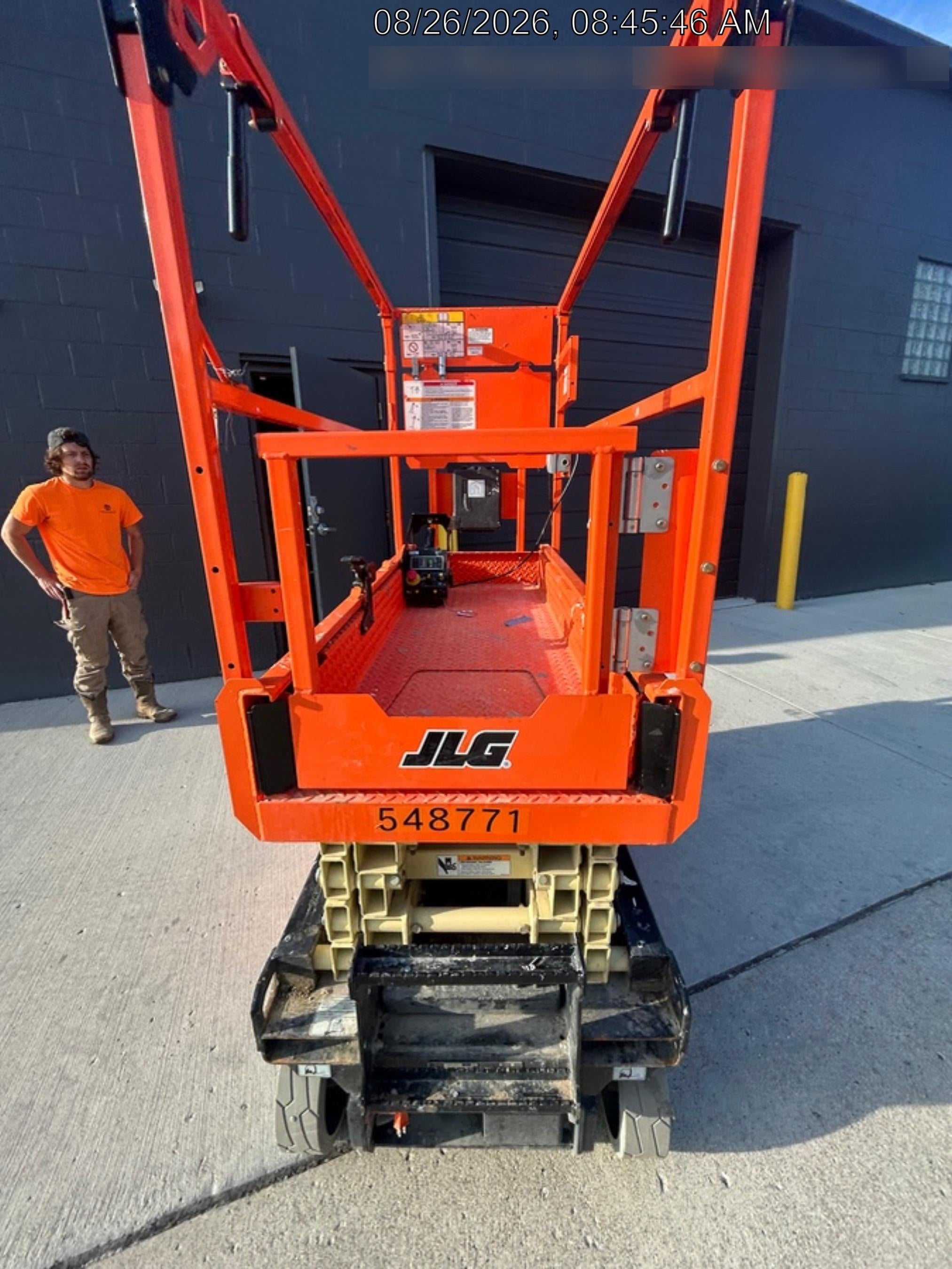 2025 JLG ES1932