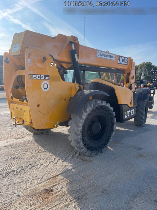 2019 JCB 509-42 Cab/Heat/Air, 74 HP, Solid Tires, STD Worklight, Beacon, Aux Hydraulics, Lifting Eye, Back up Alarm w/66" Carriage/60" Forks