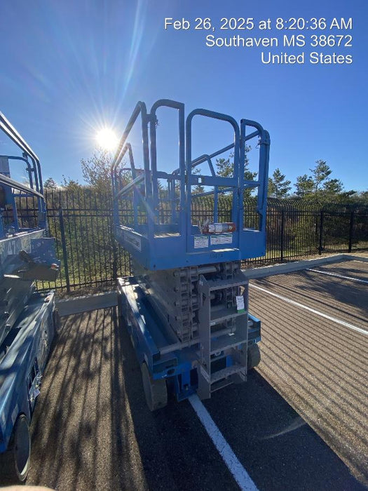 2019 Genie GS-4047 Folding rails with half height swing gate