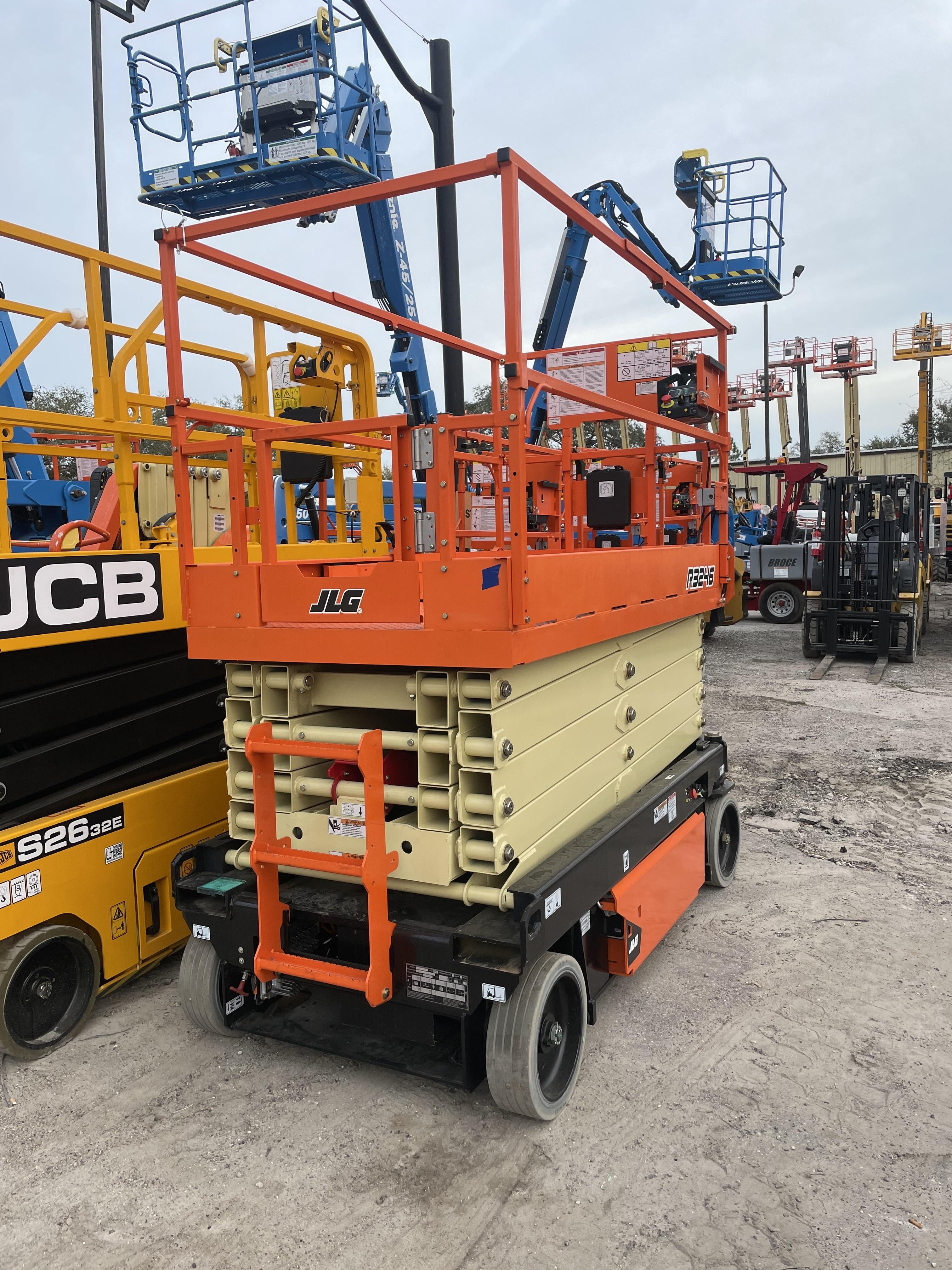 2022 JLG R3246