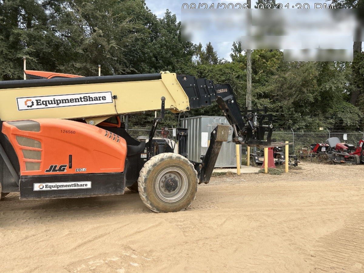 2021 JLG 1075