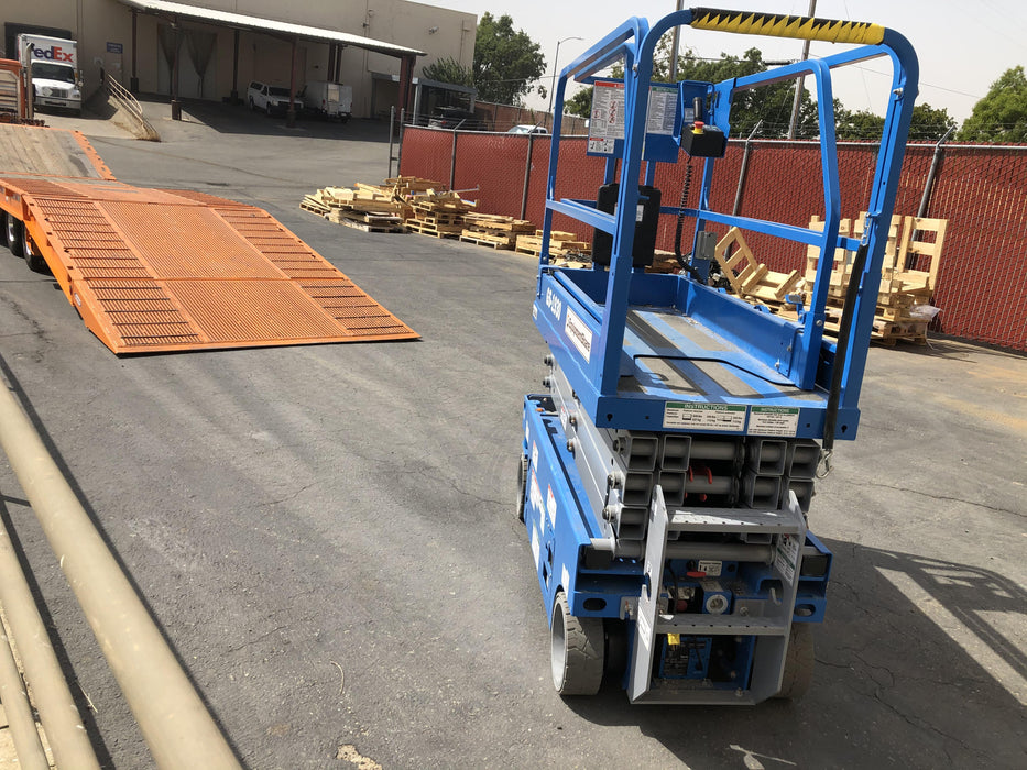 2020 Genie GS-1930 Fixed rails with chain entry gate - Pre A92.20, 800W Inverter