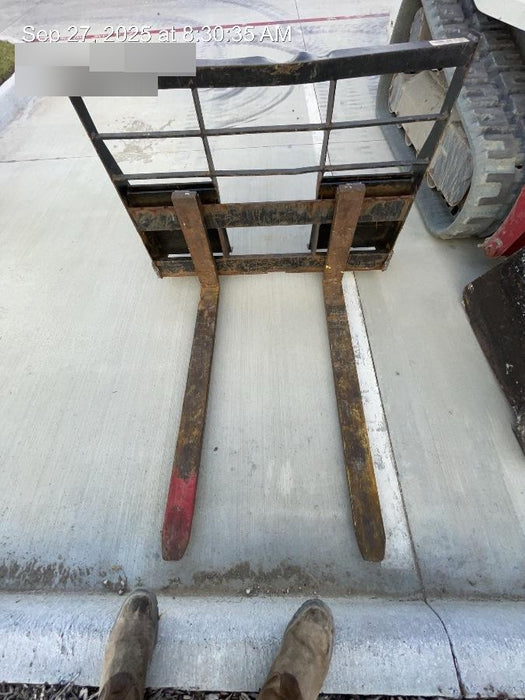 2022 ARROW MATERIAL HANDLING 60" Pallet Forks - Arrow