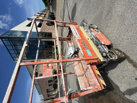 2021 JLG ES1330L