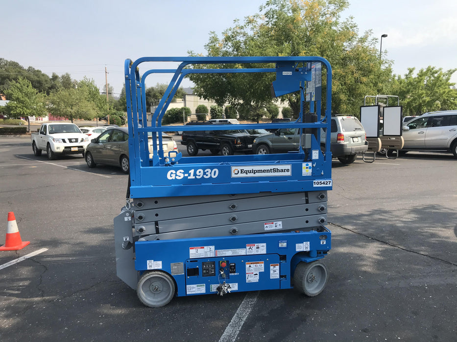 2020 Genie GS-1930 Fixed rails with chain entry gate - Pre A92.20, 800W Inverter