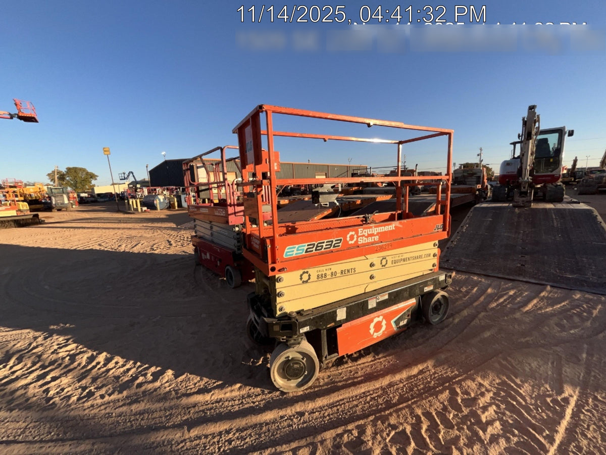 2022 JLG ES2632