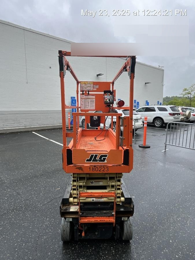2021 JLG ES1932