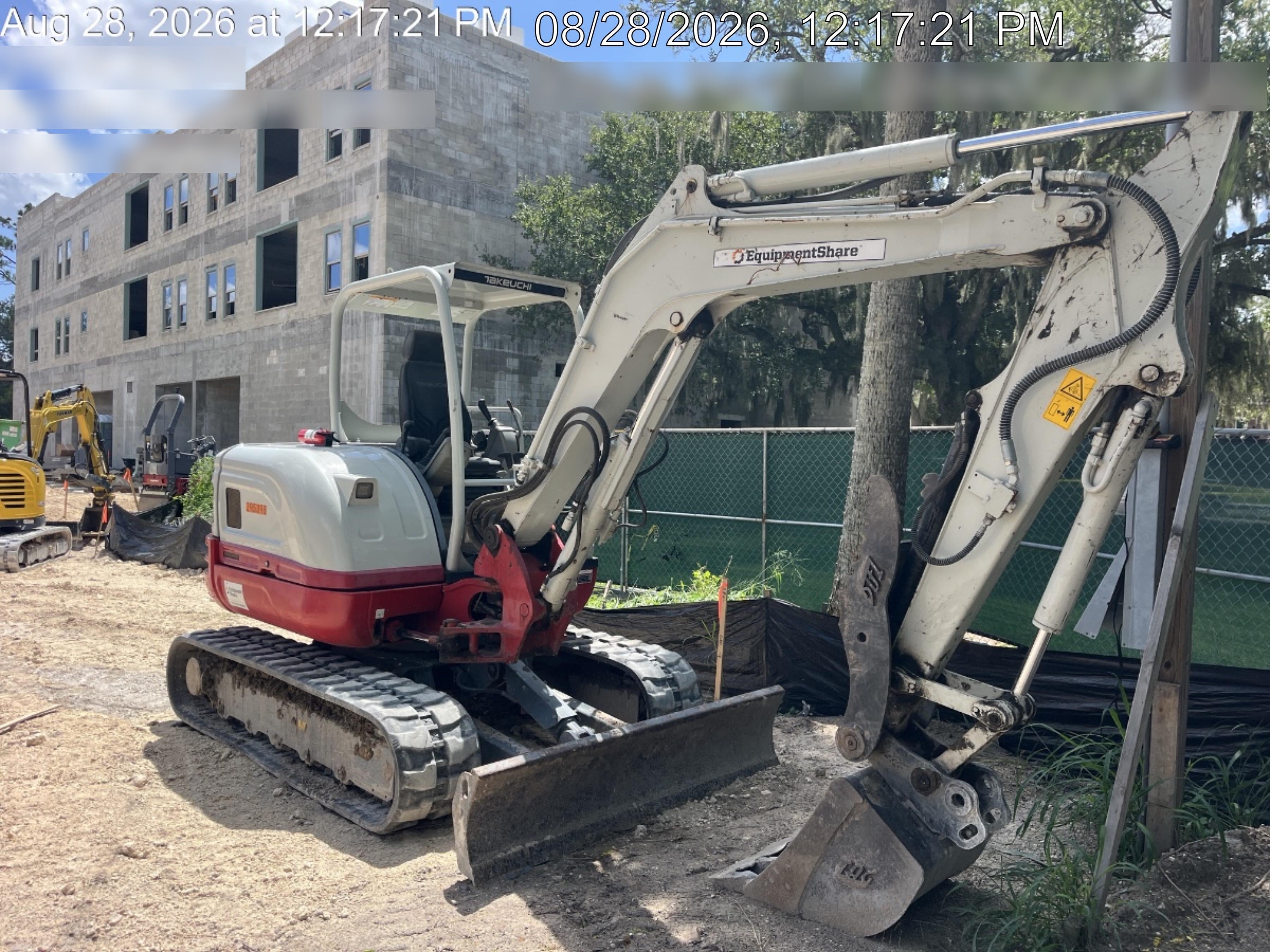 2023 TAKEUCHI TB250-2R