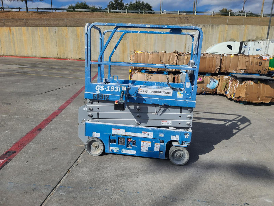 2019 Genie GS-1930 Fixed Rails with Chain Entry