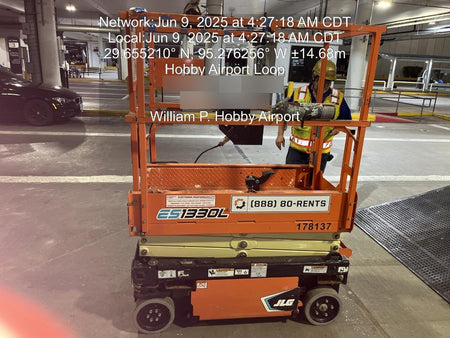 2021 JLG ES1330L