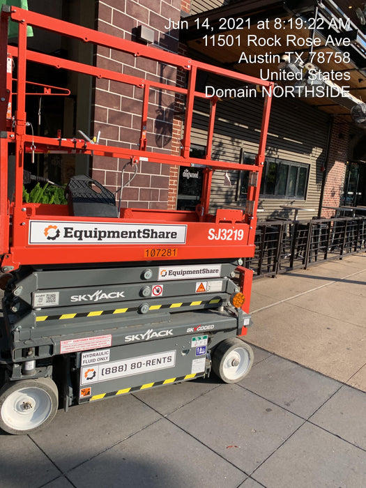 2020 Skyjack SJIII-3219 Solid NM Tires, Half height spring hinged entry gate, Dual Beacons, 800W Inverter